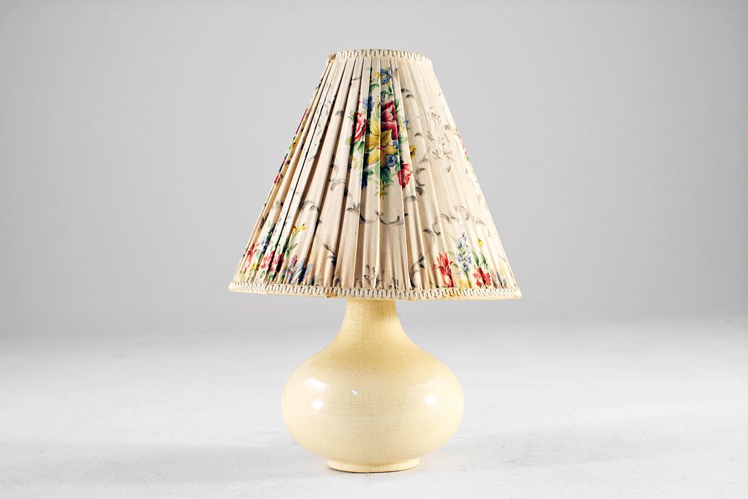 Foto Porcelain Desk Lamp with Flower Shade h50