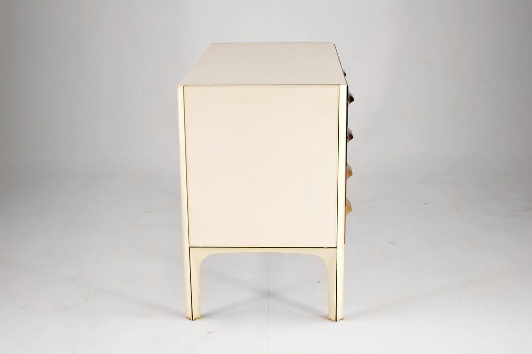 Foto Raymond Loewy Plastic Sideboard Color Gradient 1962 w105