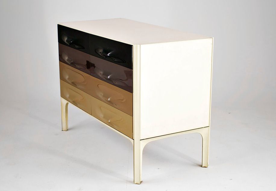 Foto Raymond Loewy Plastic Sideboard Color Gradient 1962 w105
