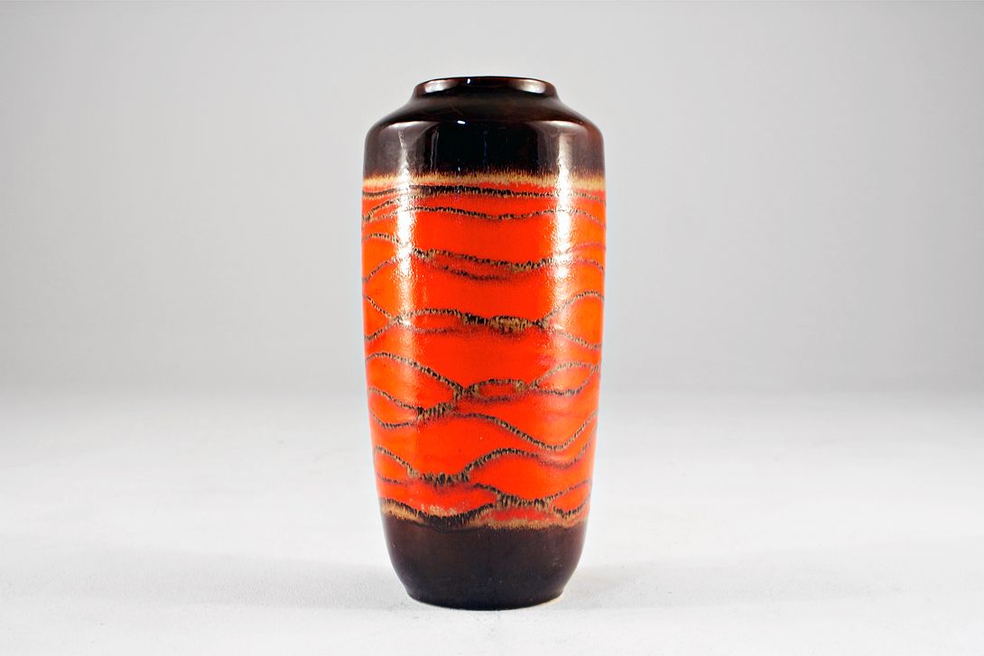 Foto Red Ceramic Vase with Waves h45 C7