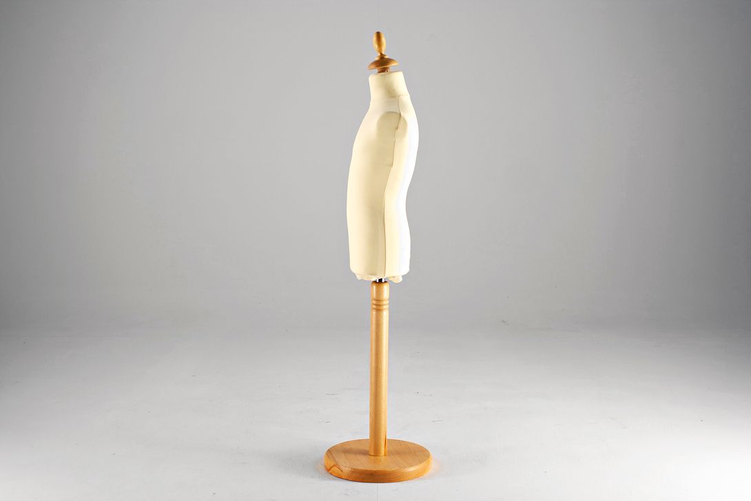 Foto Tailor&#8217;s Dummy Child 1