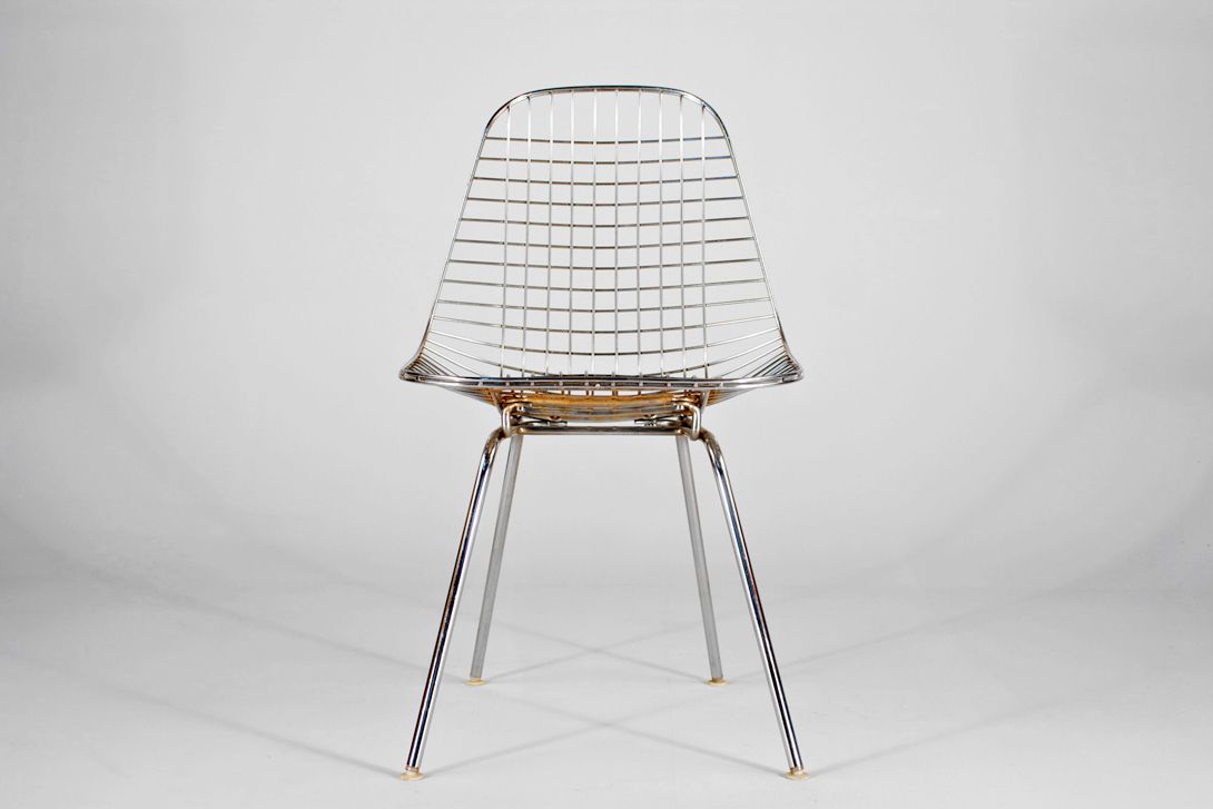 Foto Eames Chrome Wire Chair on H-Base