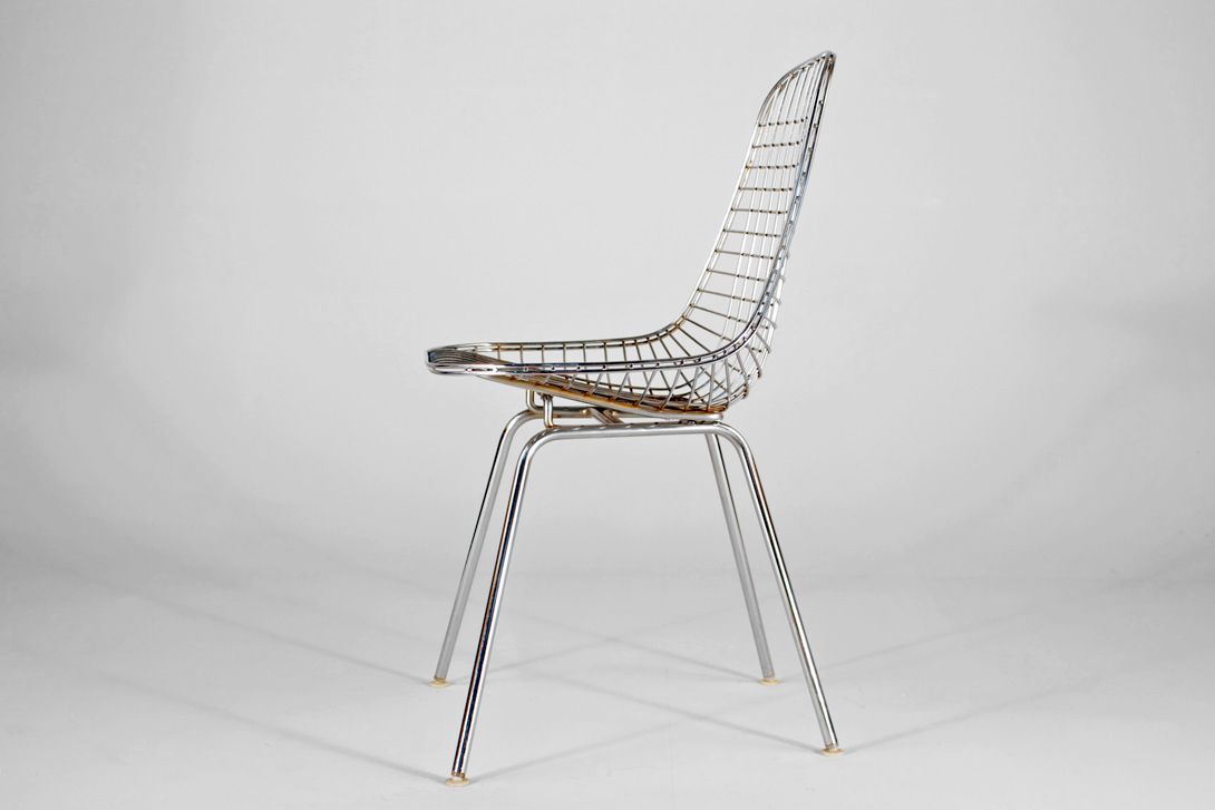 Foto Eames Chrome Wire Chair on H-Base