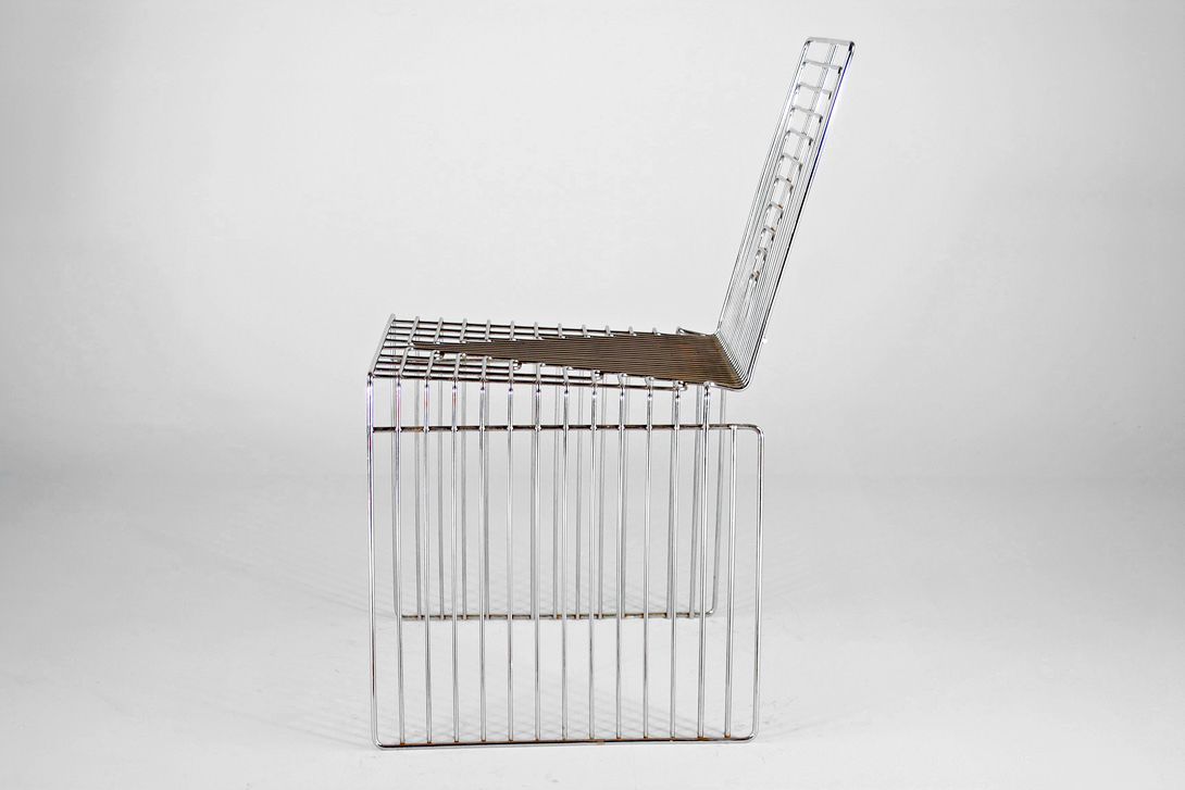 Foto 1970&#8217;s Chrome Wire Chair Inspired by Grilling Grids