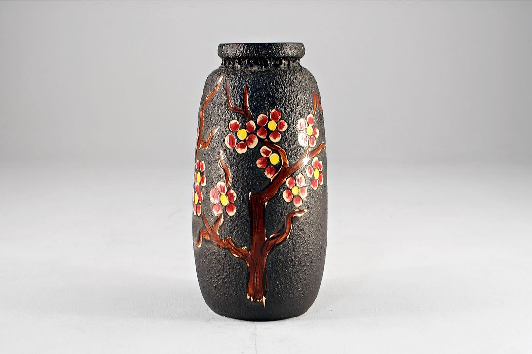 Foto Plain Black Stoneware Floor Vase with Blossomed Tree Decor 54 E7