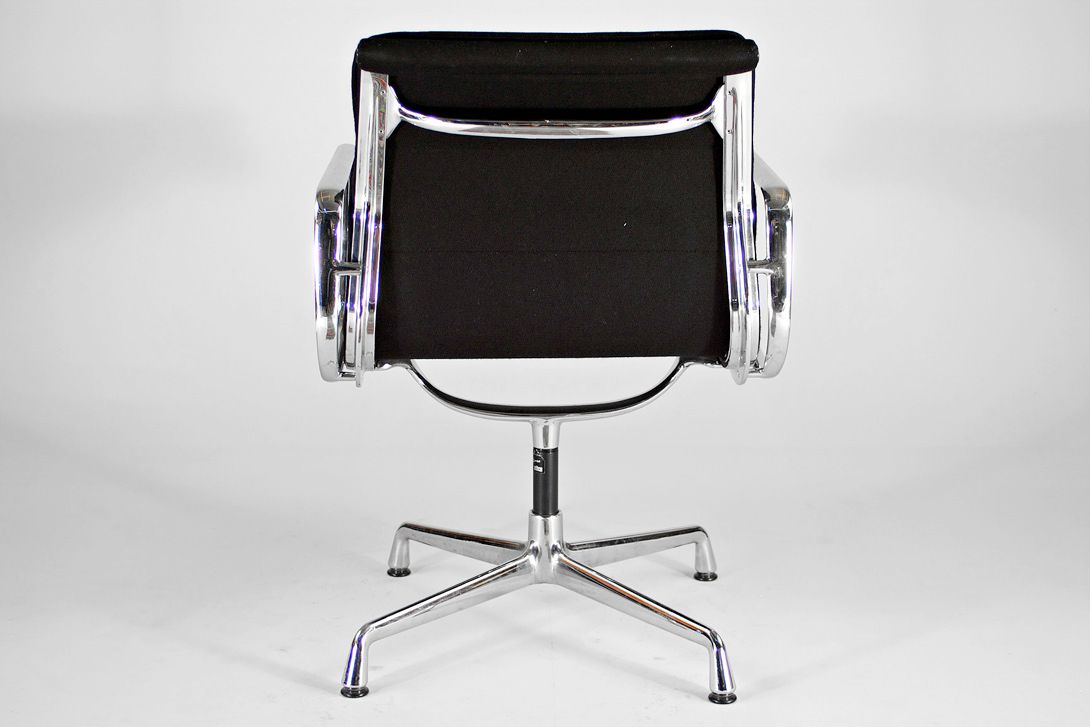 Foto Black Fabric Eames Soft Pad Chair EA 207