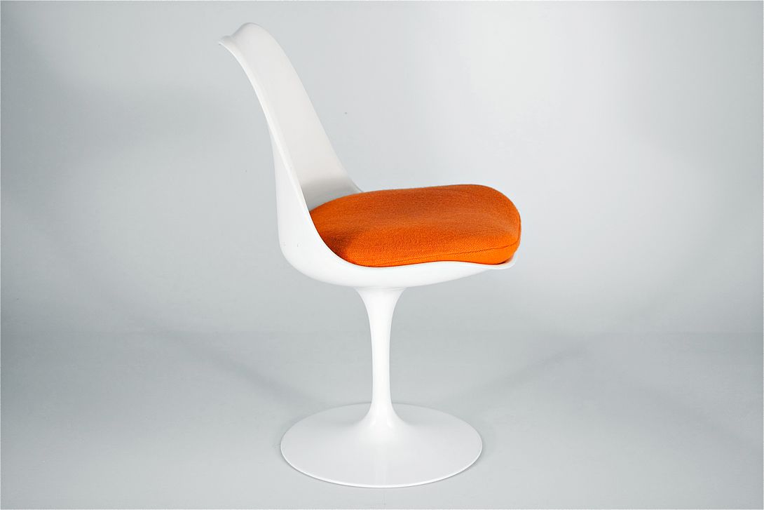 Foto White Saarinen Tulip Chair