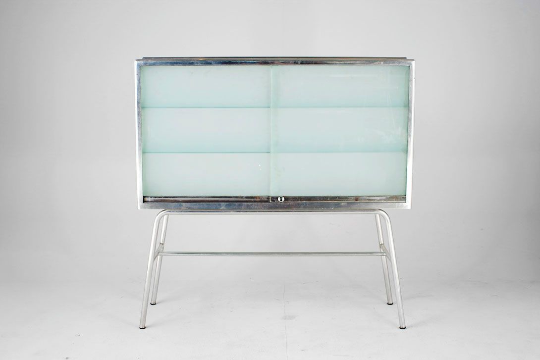 Foto Glass Cabinet Chrome Italy 1960