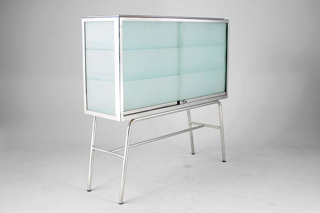 Foto Glass Cabinet Chrome Italy 1960
