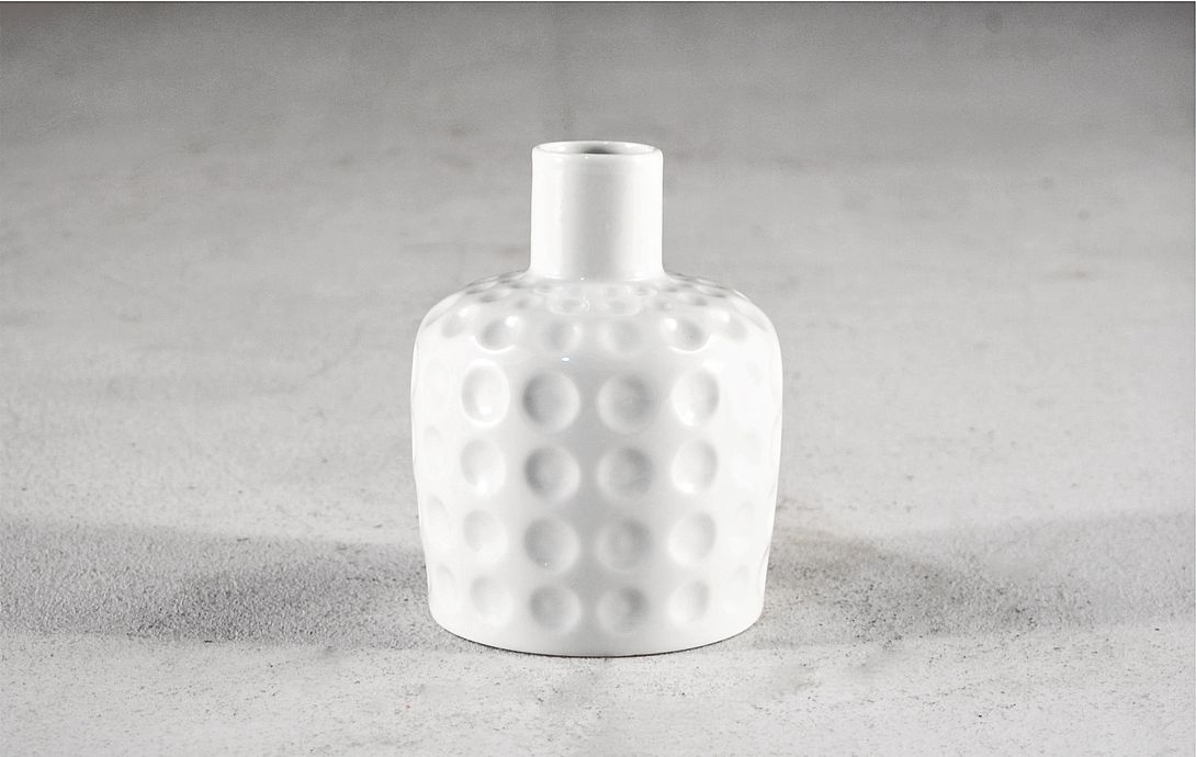 Foto White Porcelain Table Vase with Golf Ball Structure h16x11