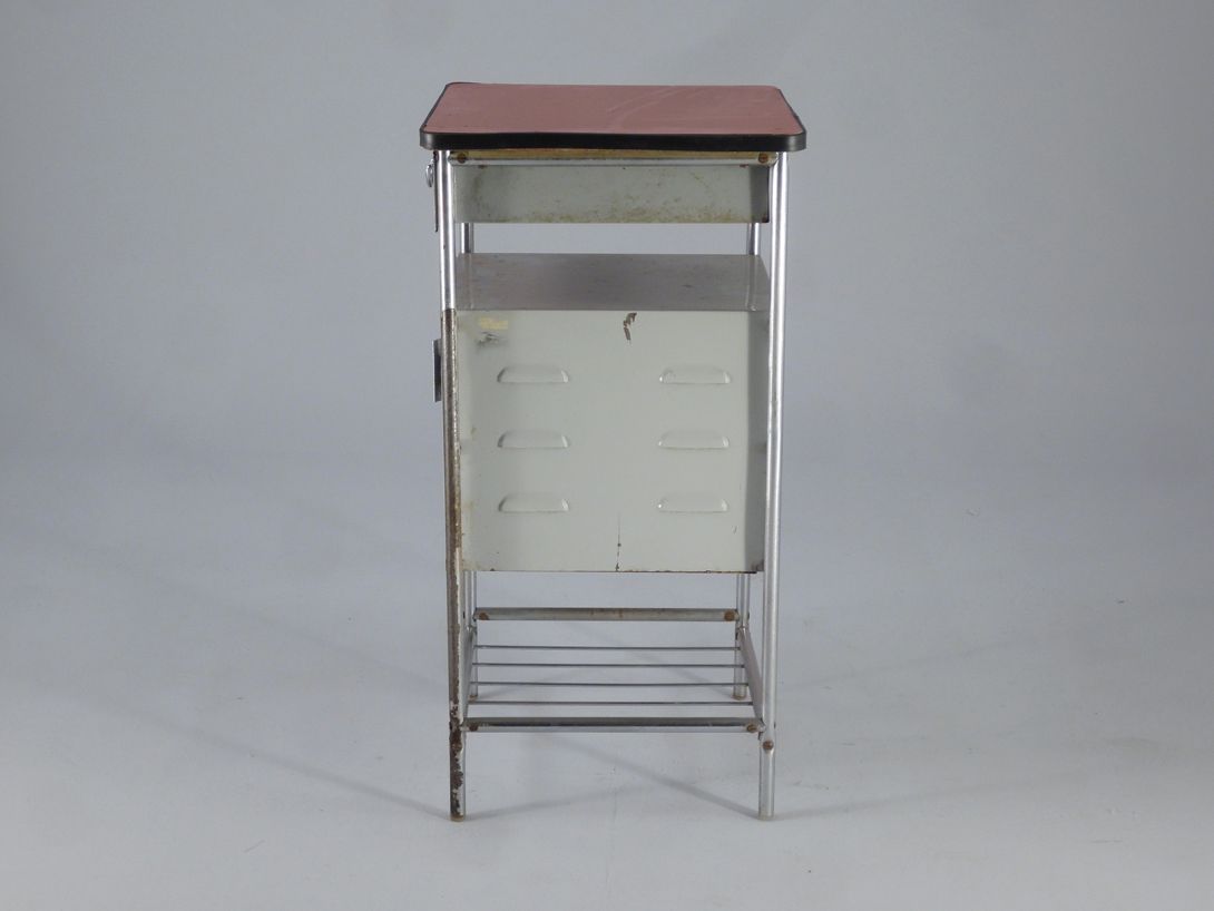 Foto Metal Hospital Bedside Table France 1955 h80x41x43