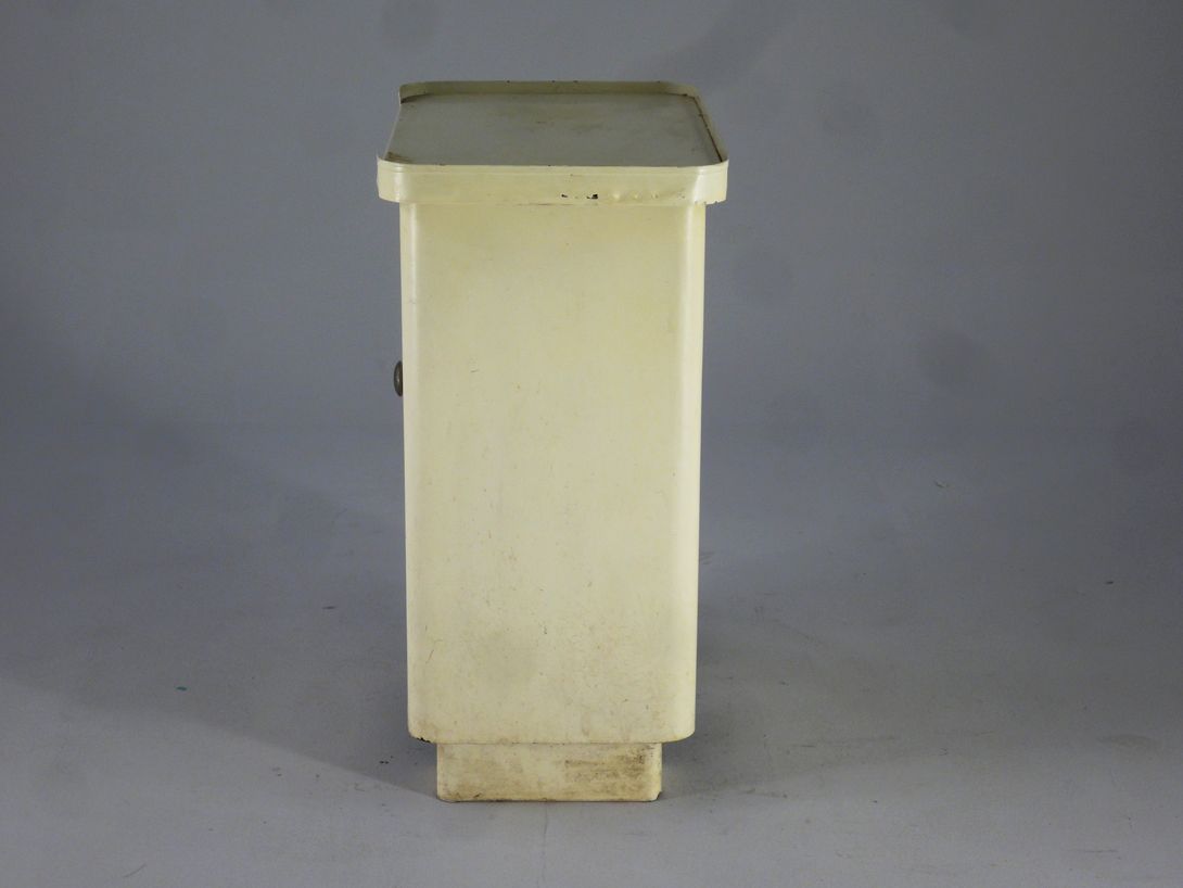 Foto Metal Cupboard Hospital Bedside Table Budapest 1925 h70x55x35