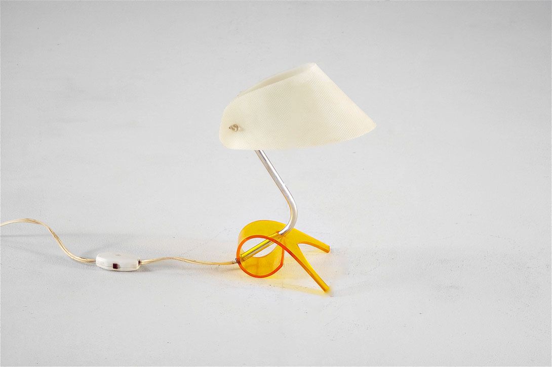 Foto Small Desk Lamp on Orange Plexi Foot h20 RA1