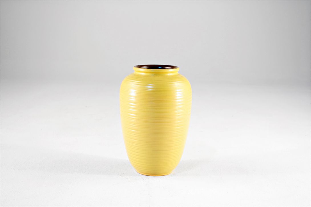 Foto Yellow Bauhaus Table Vase, Black Inside h37 A6