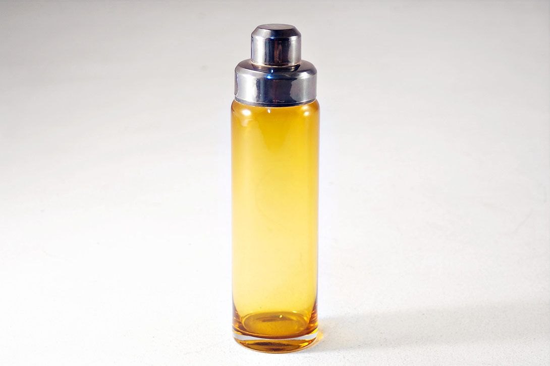 Foto Mid-Century Cocktail Shaker with Vest Cover