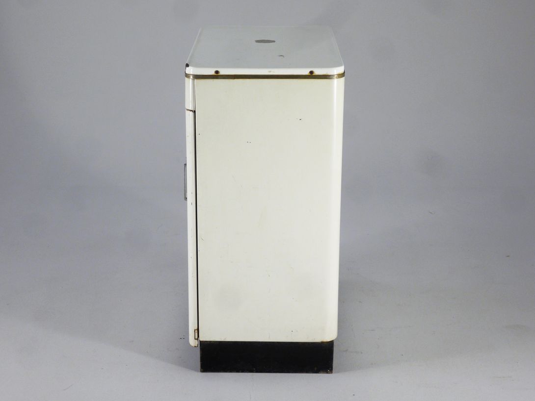 Foto Metal Cupboard h70x60x33