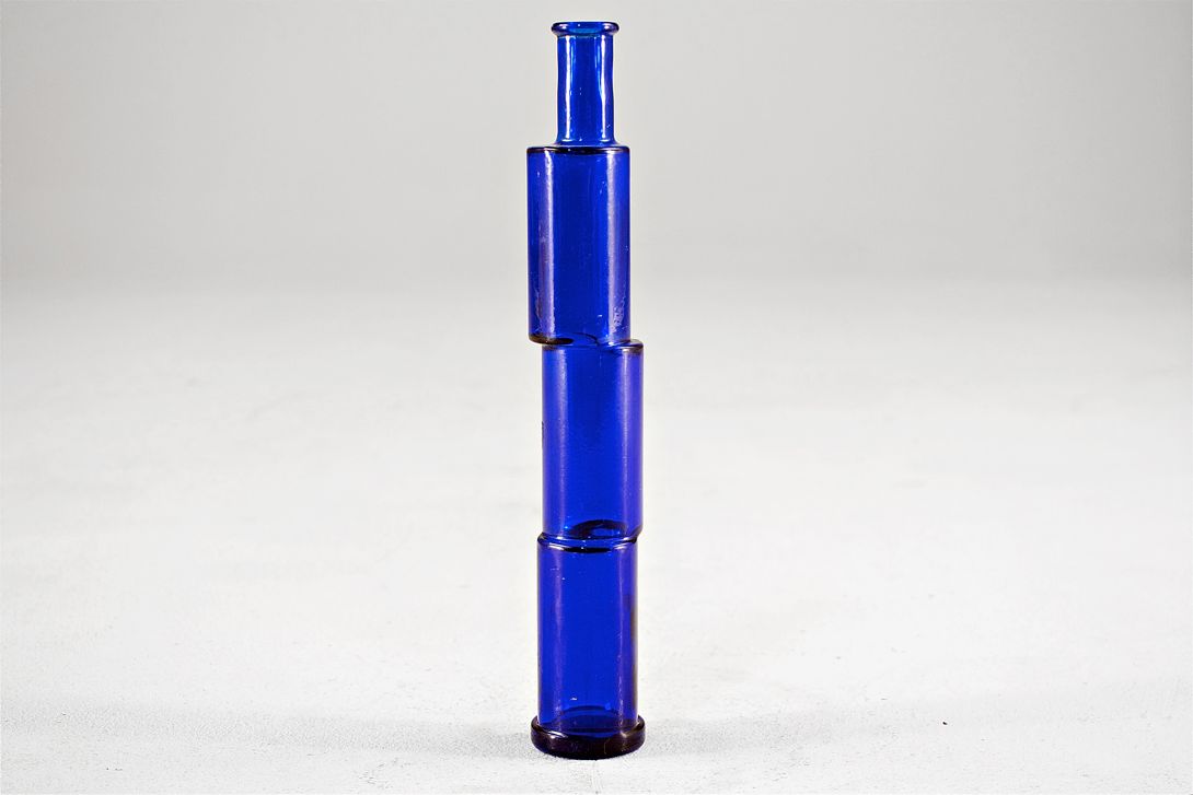 Foto Asymmetric Blue Glass Table Vase h30