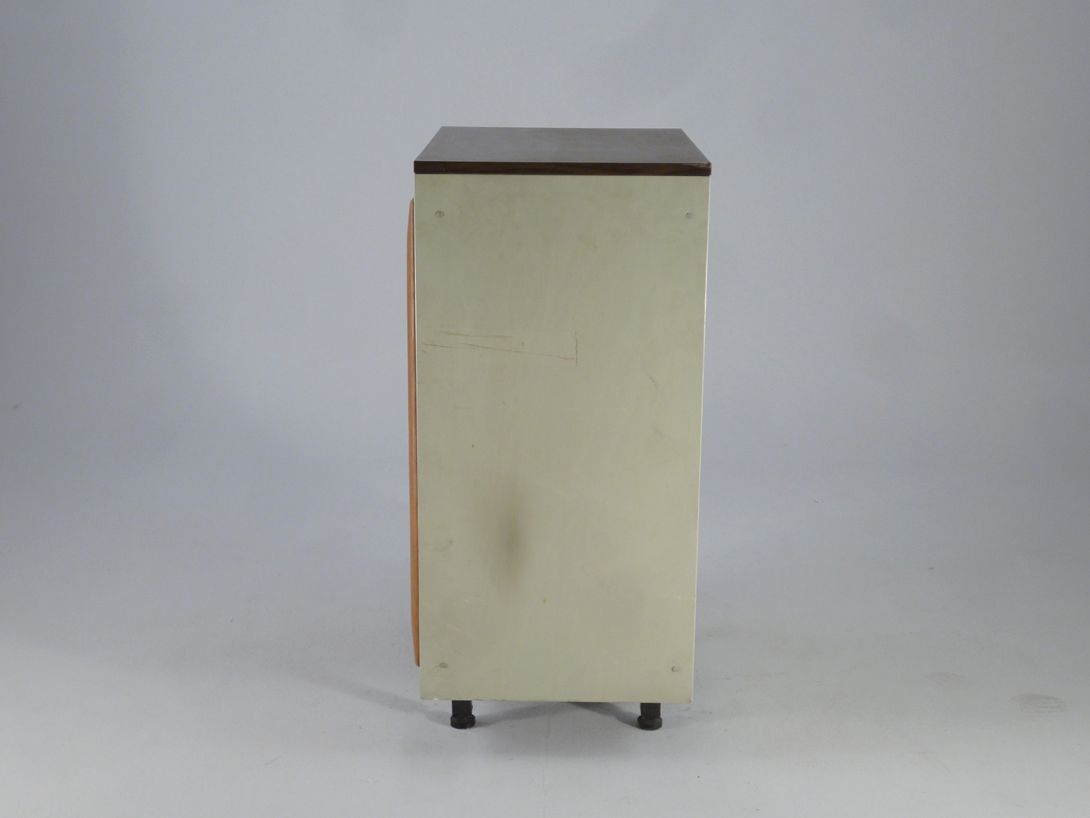 Foto Metal Cupboard Sky Leather Door USA 1953
