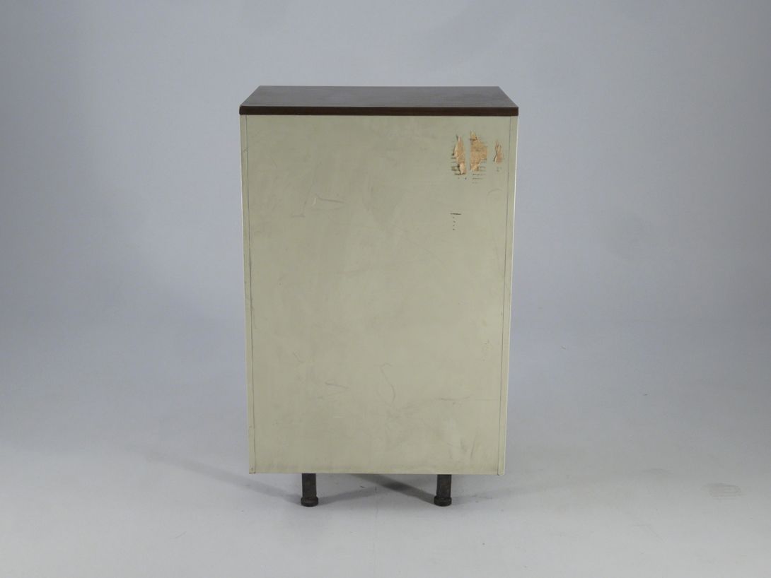 Foto Metal Cupboard Sky Leather Door USA 1953