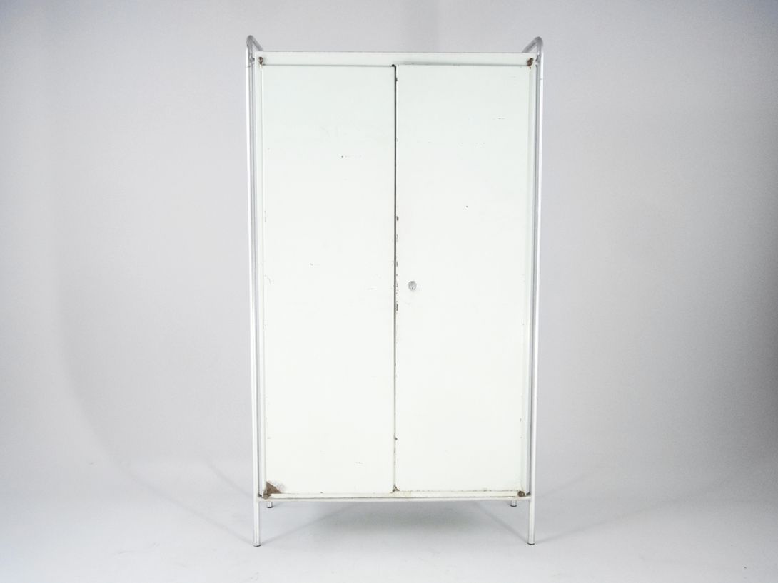 Foto Metal Cupboard Medical 1950