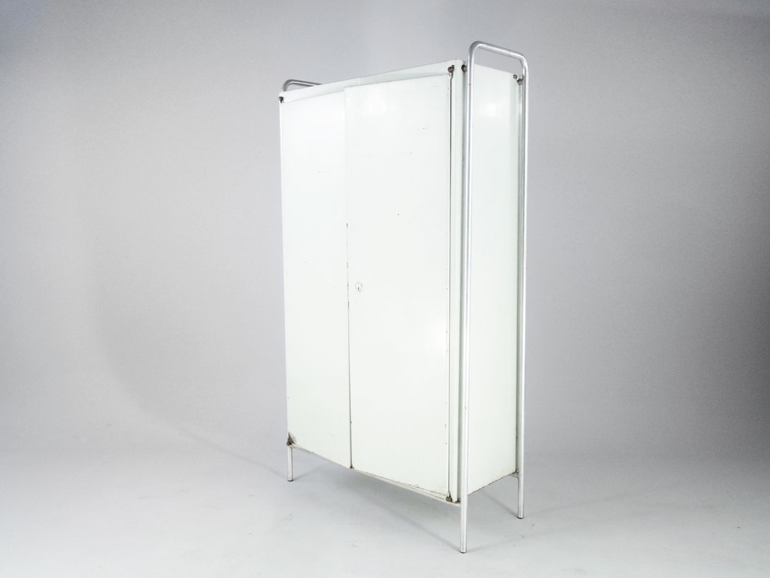Foto Metal Cupboard Medical 1950