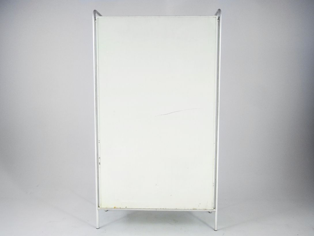 Foto Metal Cupboard Medical 1950