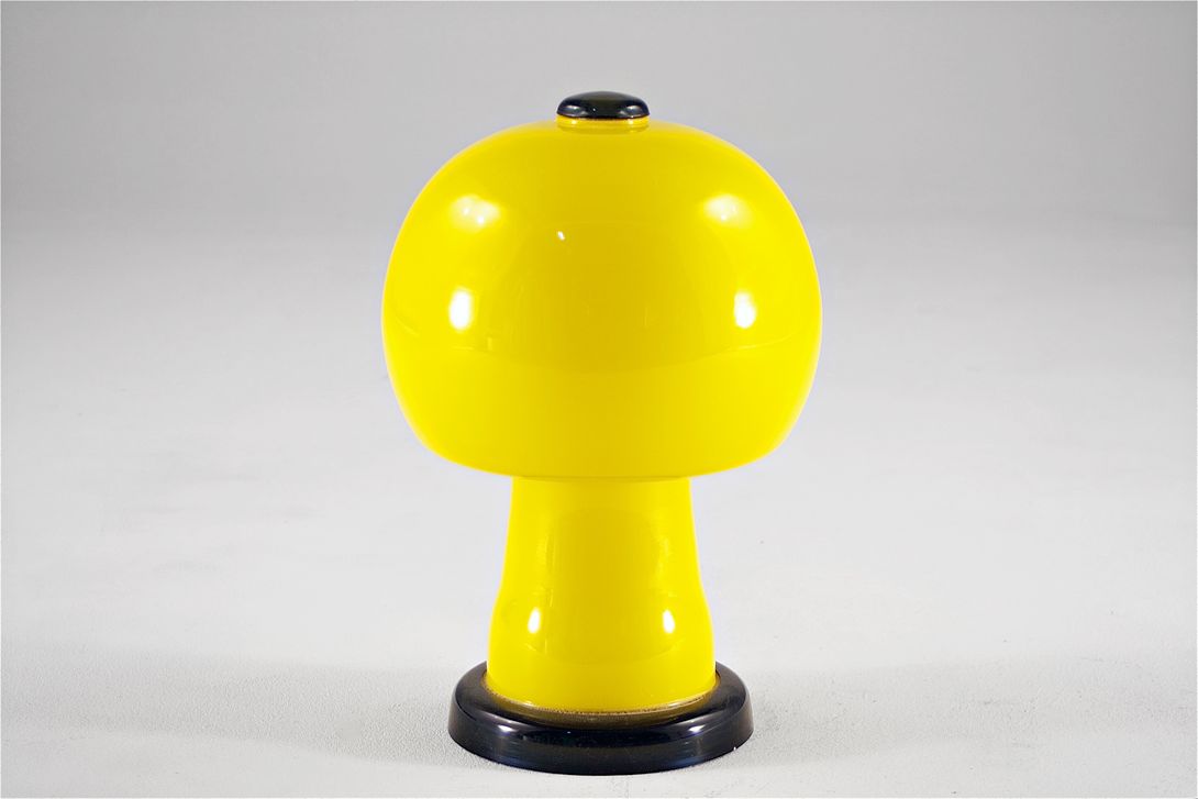 Foto Atmospheric Desk Lamp Yellow Glass GDR 1967 h40 RE2