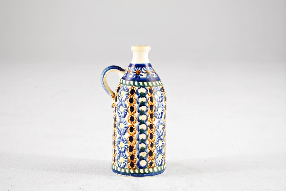 Foto Ceramic Bottle With Mediterain Folklore Floral Decor