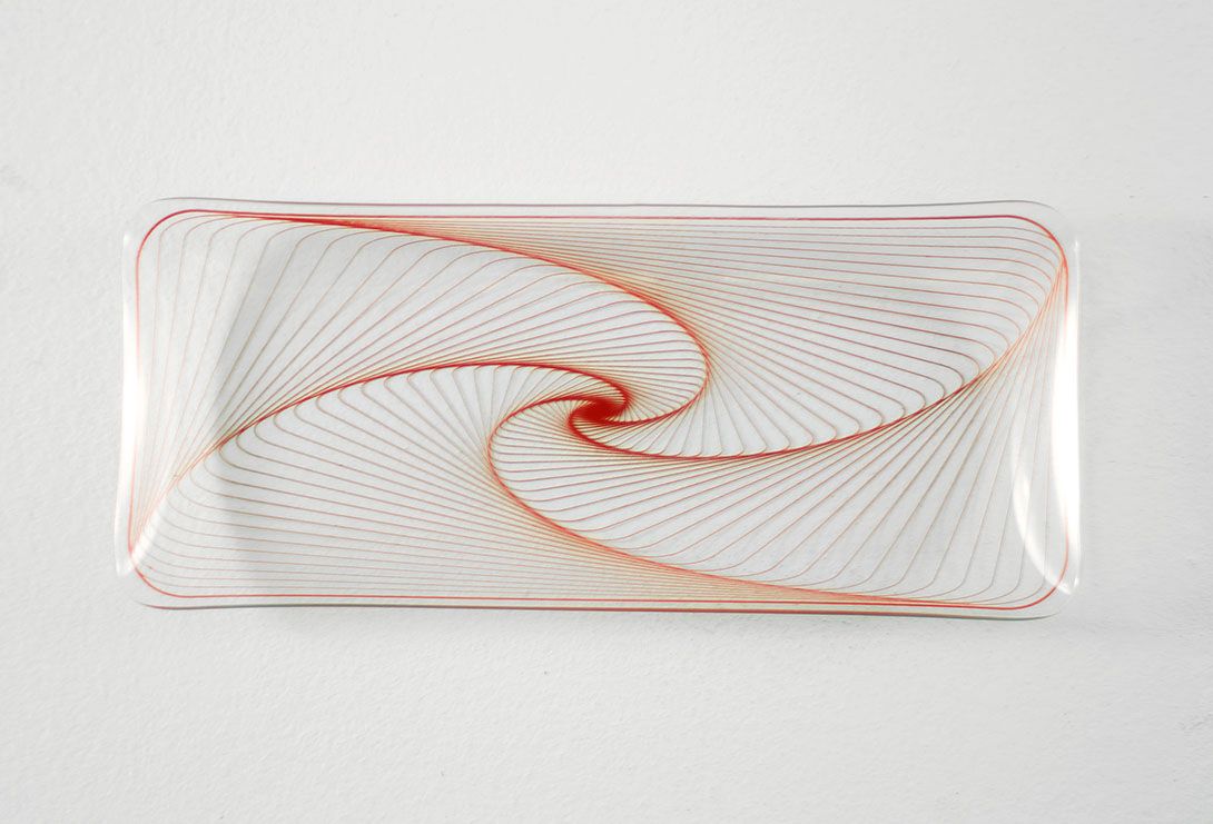 Foto Elongated Rectangular Glass Tray / Cake Plate With Swirling Line Decor