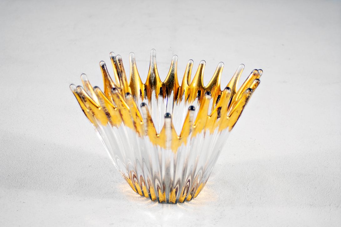 Foto Glass Bowl Splash Shape Transparent with Golden Collar Germany 1955