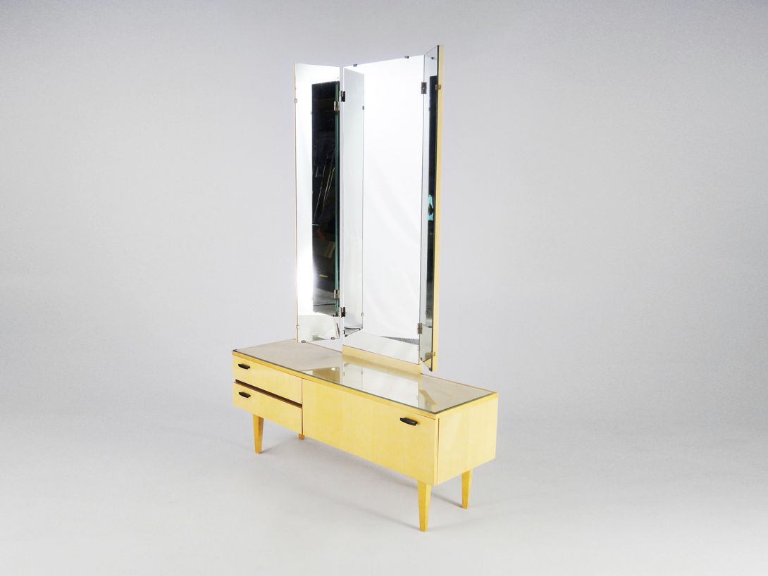Foto Lady´s Dressing Table with Huge Mirror France 1963 h171x120x36