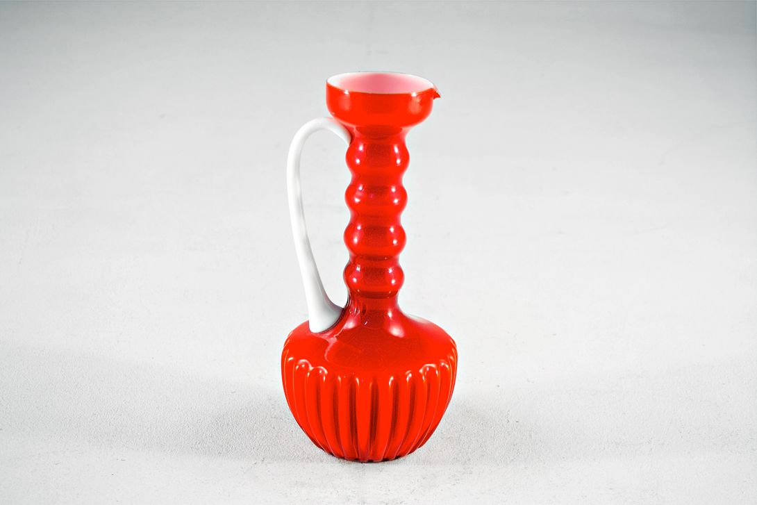 Foto Red Glass Jug Vase White Handle h30