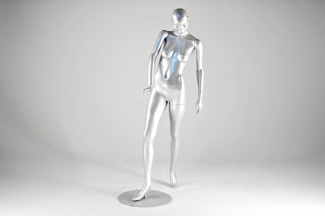 Foto Silver Female Mannequin with Head, Walking 1975