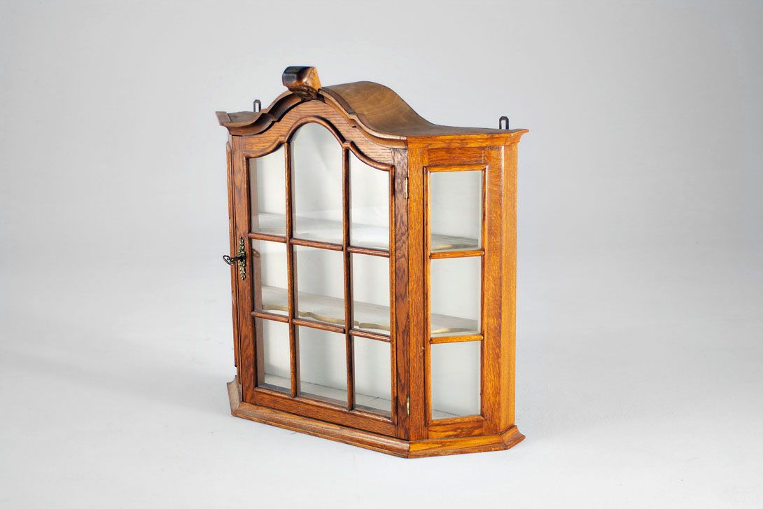 Foto Wooden Hanging Cabinet Spreewald 1920