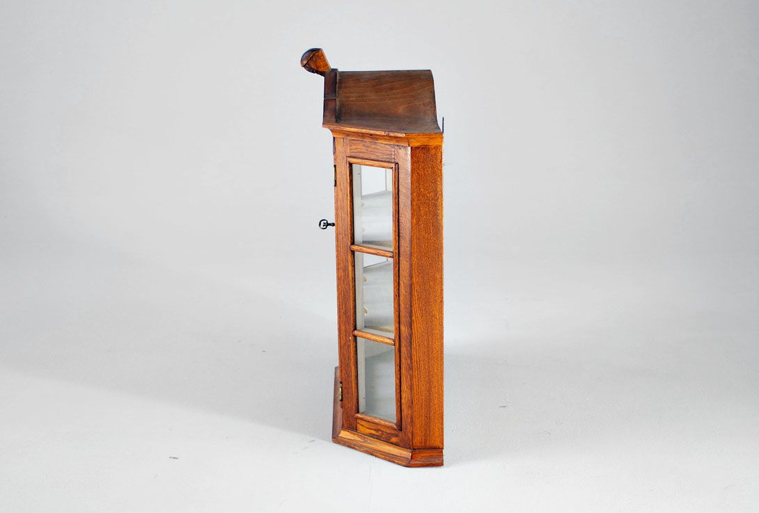 Foto Wooden Hanging Cabinet Spreewald 1920