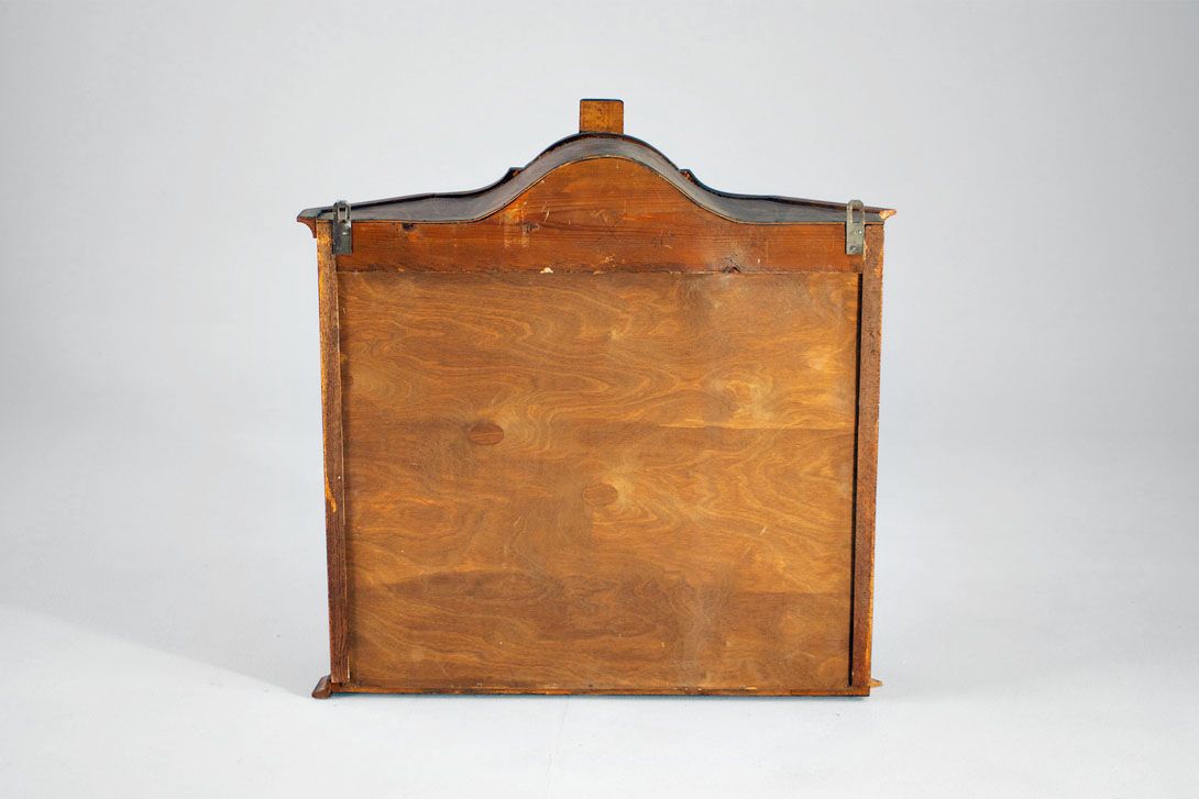 Foto Wooden Hanging Cabinet Spreewald 1920