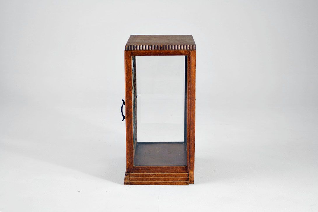 Foto Wooden Cabinet