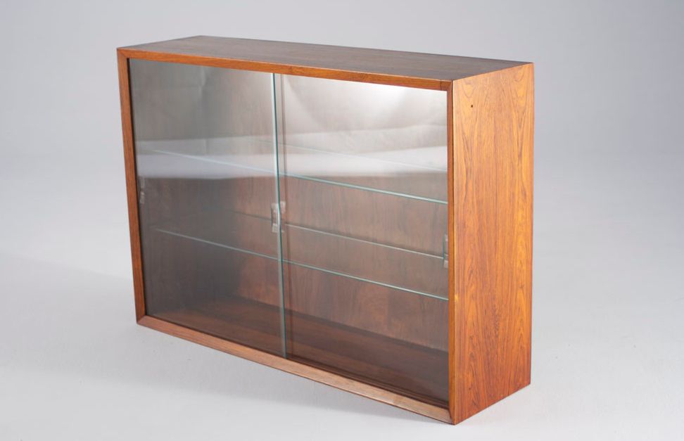Foto Wooden Cabinet Wall Unit
