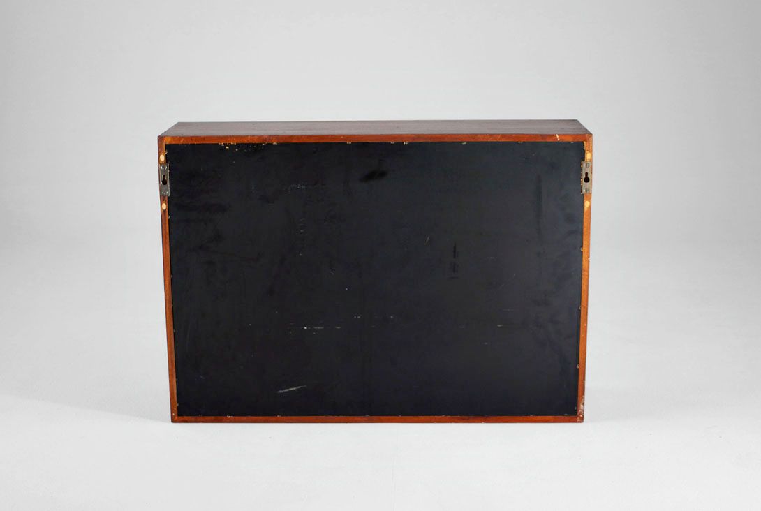 Foto Wooden Cabinet Wall Unit