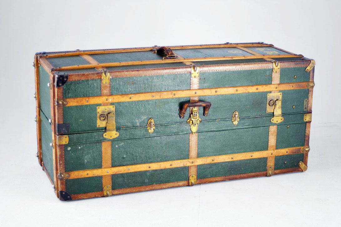 Foto Antique Steamer Trunk Green 1886 h135x58x56