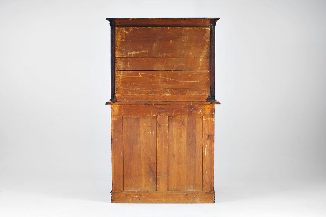 Foto Small Wooden Cabinet Empire