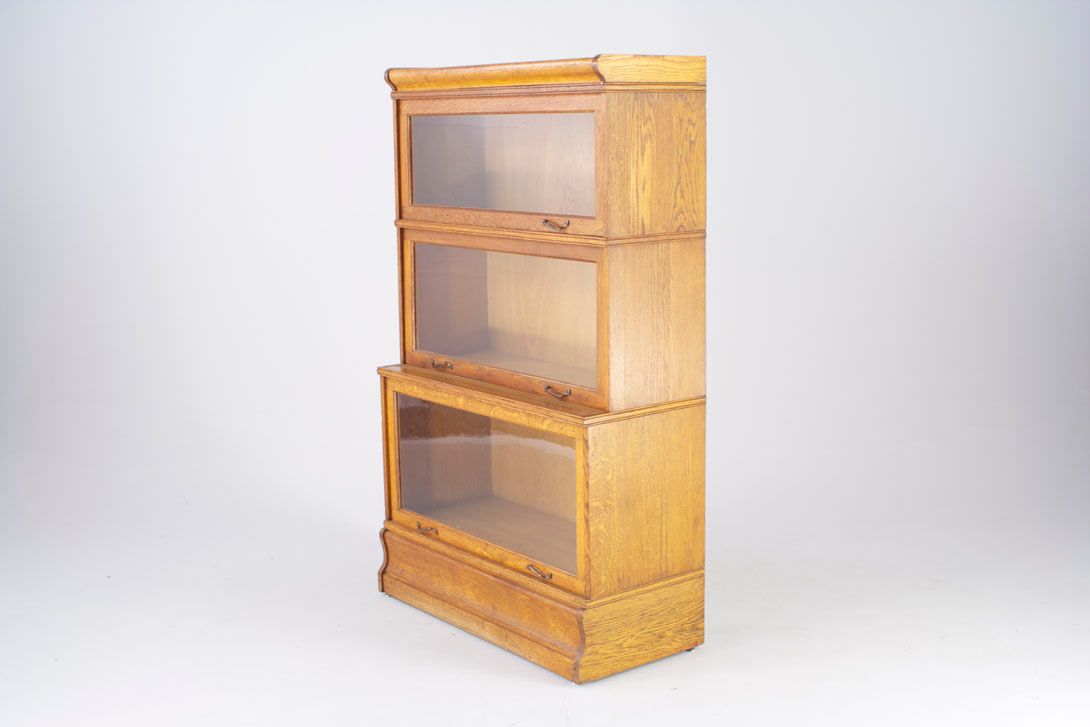 Foto Antique Wooden Bookcase with Glass Doors 1891