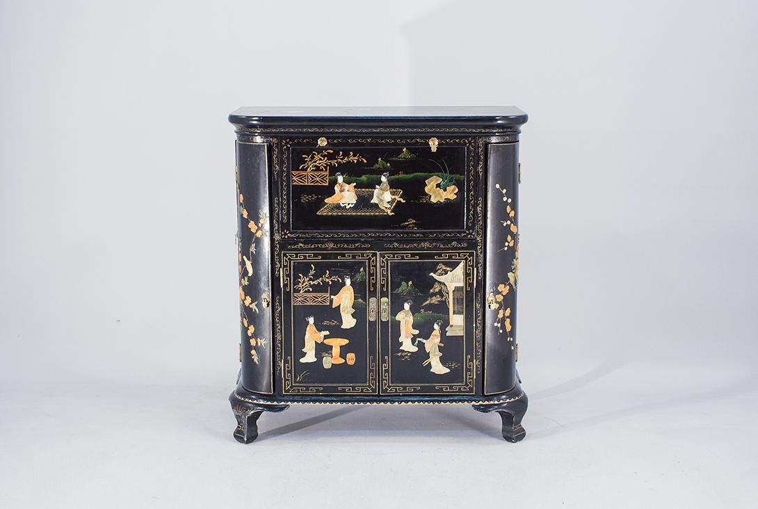 Foto Chinese Sideboard with Integrated Bar 1890