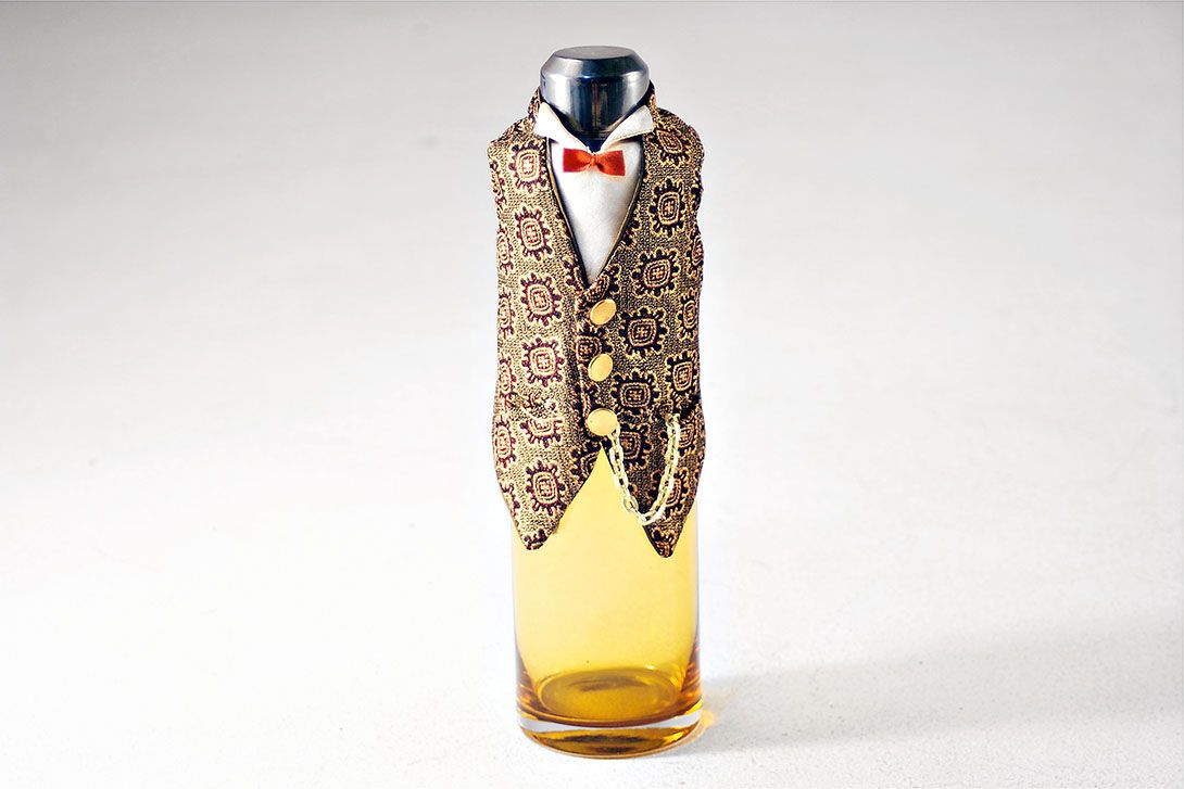 Foto Mid-Century Cocktail Shaker with Vest Cover