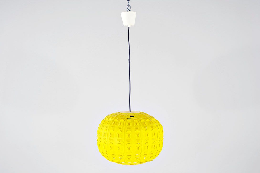 Foto Yellow Plastic Pendant Lamp 1970s ø43