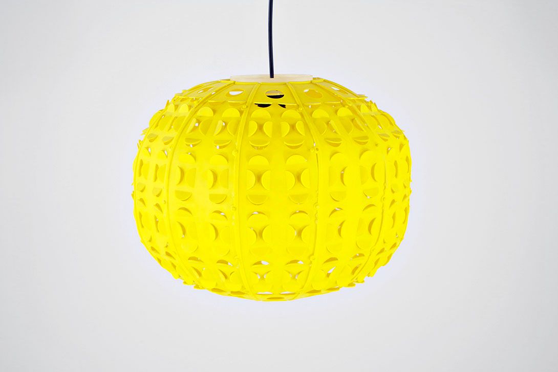 Foto Yellow Plastic Pendant Lamp 1970s ø43
