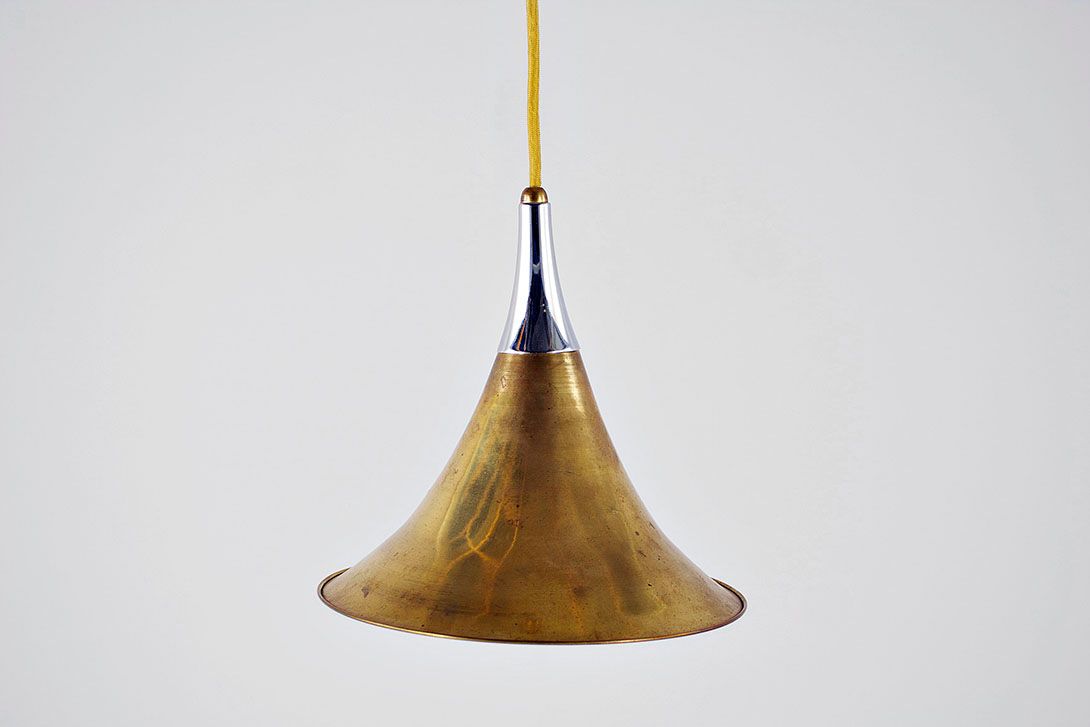 Foto Small Brass Trumpet Pendant Lamp France 1953 ø25