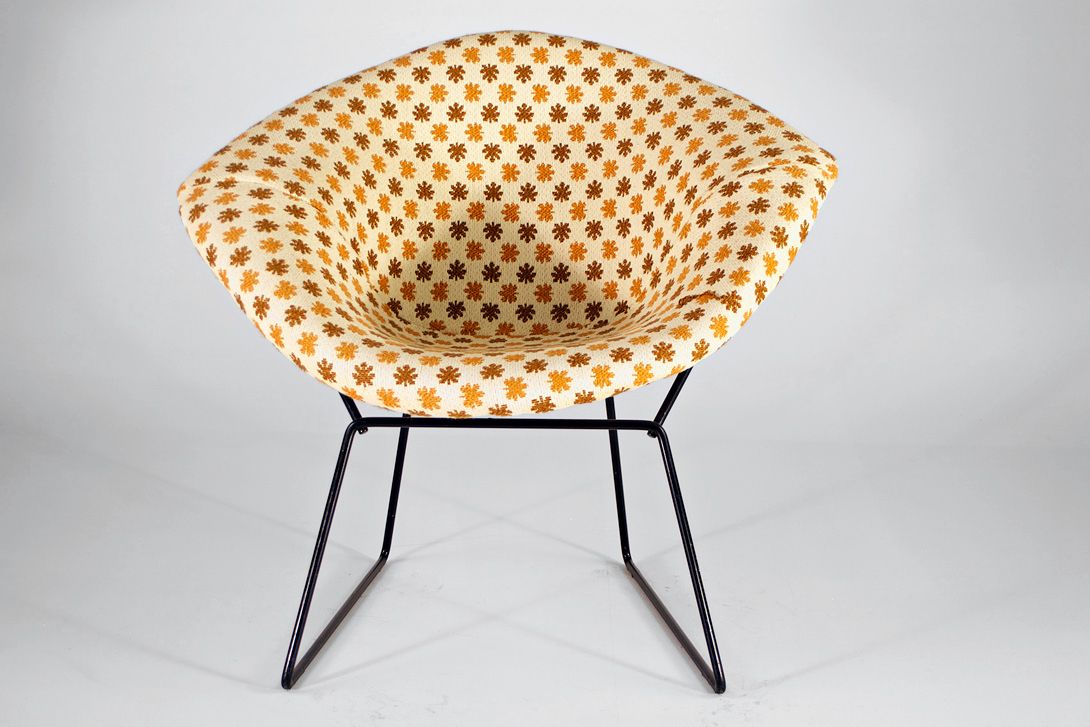 Foto Little Diamond Chair Harry Bertoia with Flower Upholstery