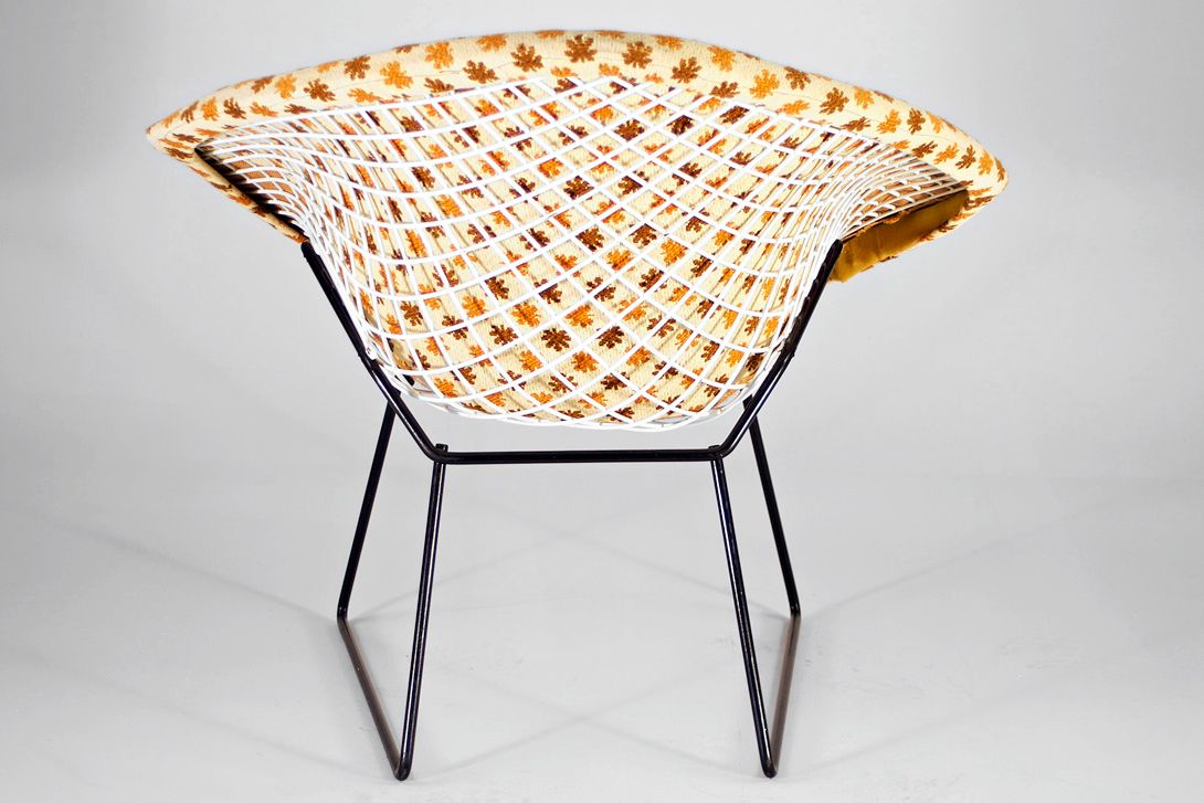 Foto Little Diamond Chair Harry Bertoia with Flower Upholstery