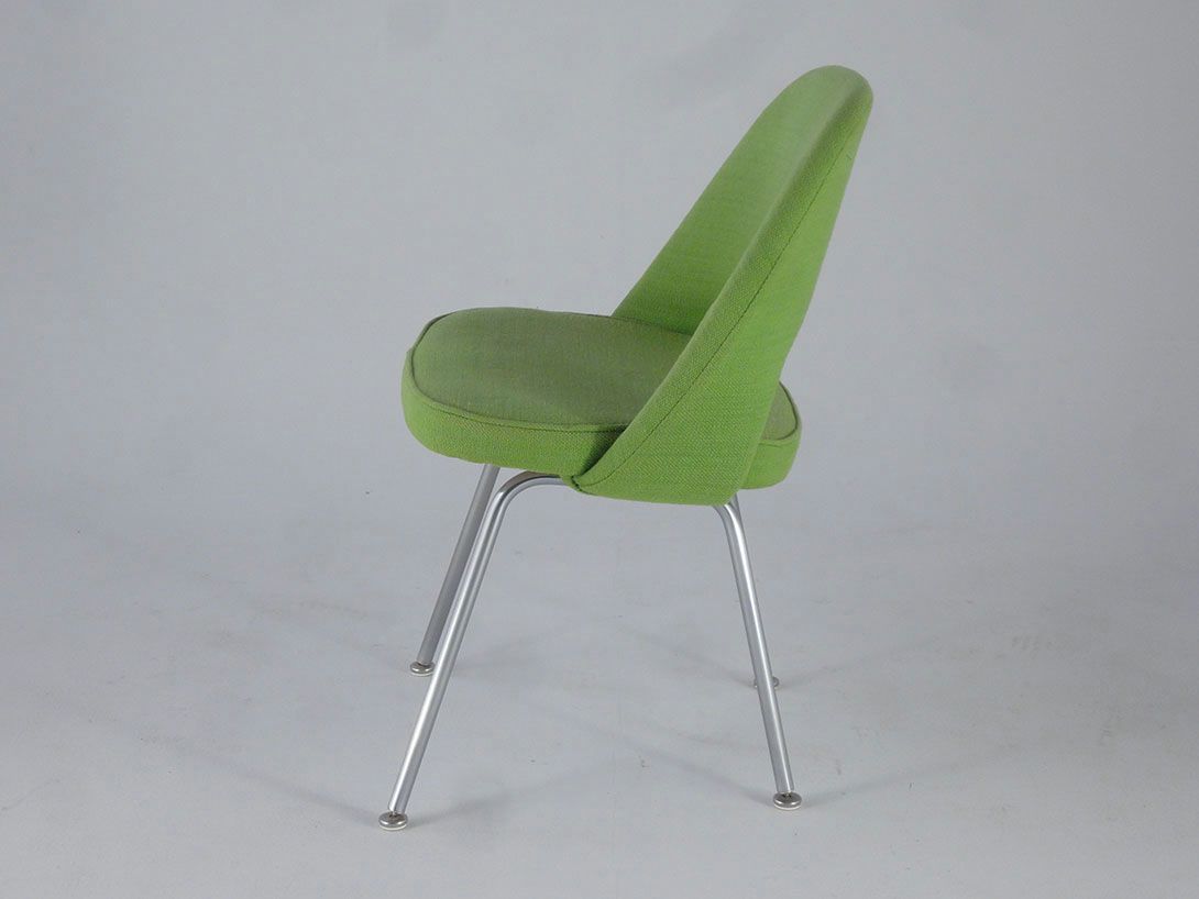 Foto Meadow Green Saarinen Executive Armless Chair